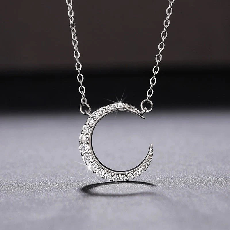 Women's Stylish Simple And Versatile Moon Necklace